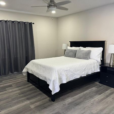 Deluxe Apartment Whit Laundry Tampa Luaran gambar