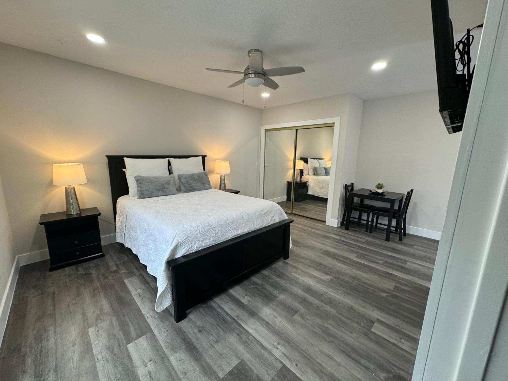 Deluxe Apartment Whit Laundry Tampa Luaran gambar