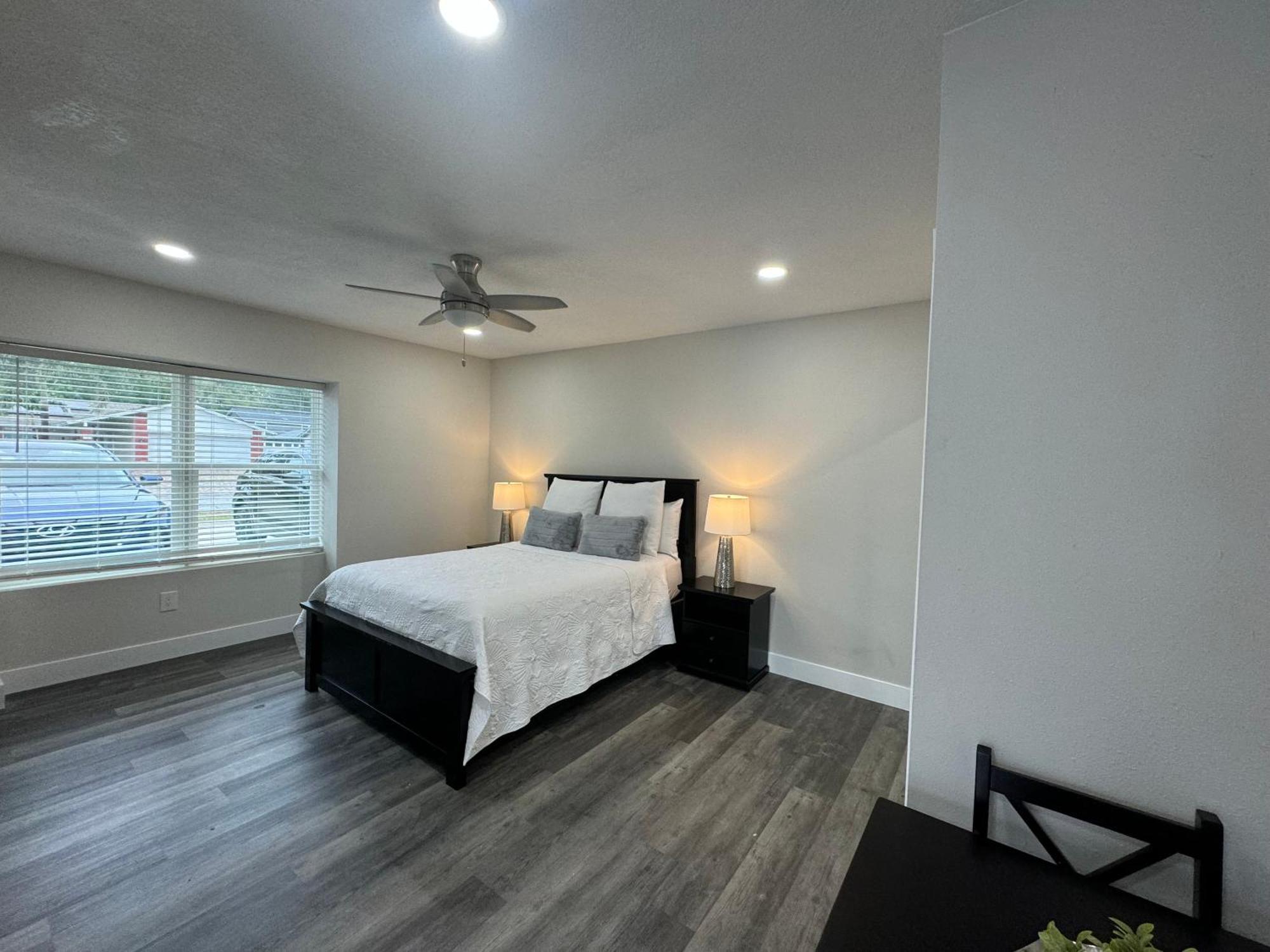 Deluxe Apartment Whit Laundry Tampa Luaran gambar
